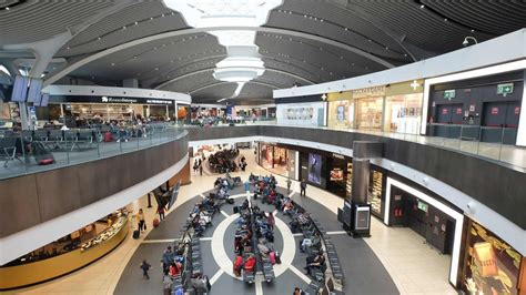 stores in rome airport.